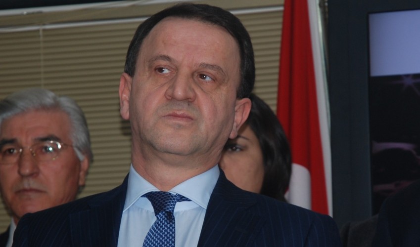 Özcan Işıklar’ın ikramiyeleri zamanında ödemedi. Şimdi Arsalar satıldı ve ödenecek.