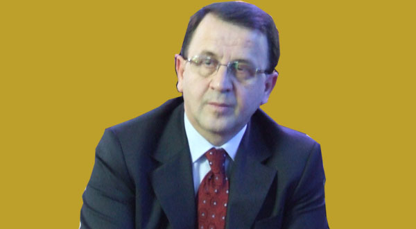 Kap içindekini dışarı sızdırdı