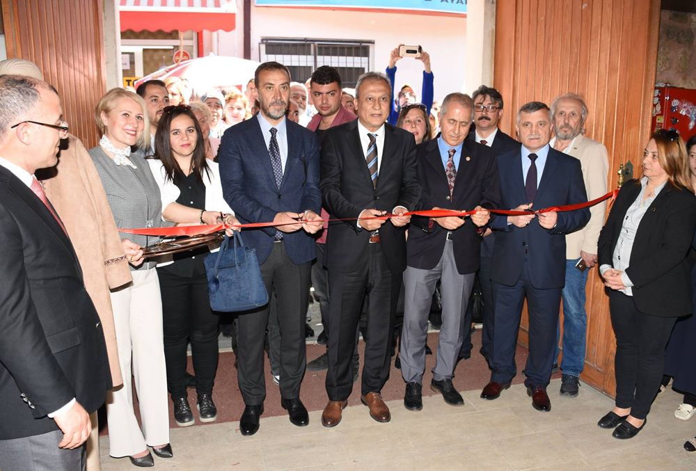Halk Eğitim’in yıl sonu sergisi açıldı.