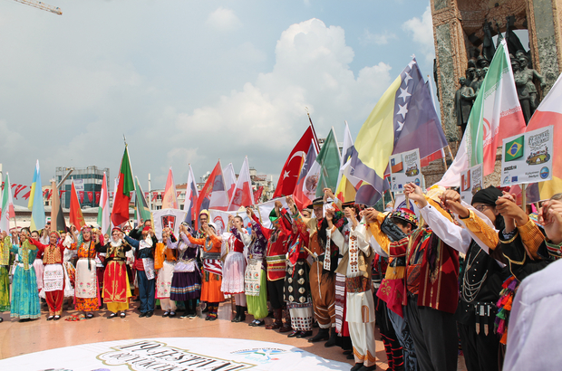 Uluslararası Büyükçekmece Kültür ve Sanat Festivali Taksim’de renkli görüntülerle başladı