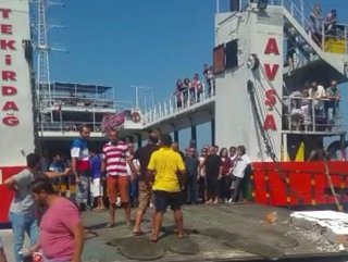 Avşa Adası’nda feribot iskeleye çarptı: 7 yaralı