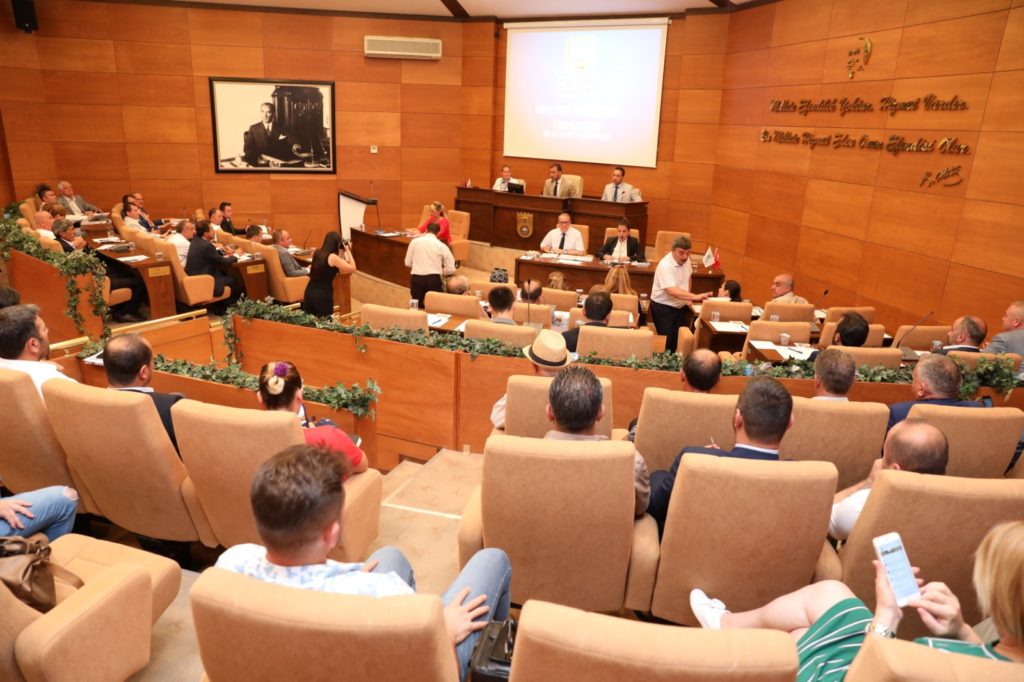 Araç bağışı Silivri Belediye Meclisini  karıştırdı