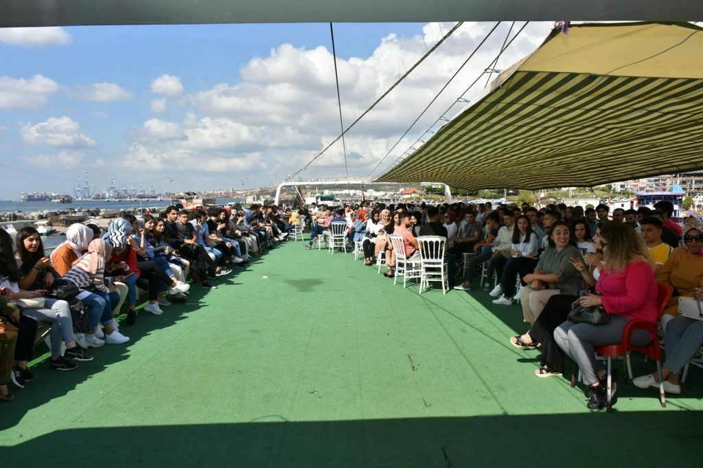 Esenyurtlu üniversitelilere boğaz turu