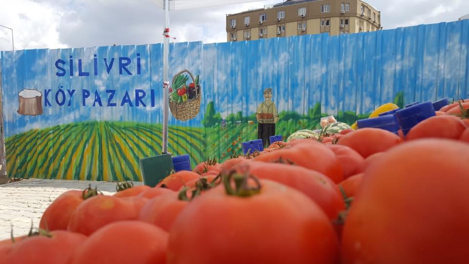 Silivri’de köy pazarı açıldı.