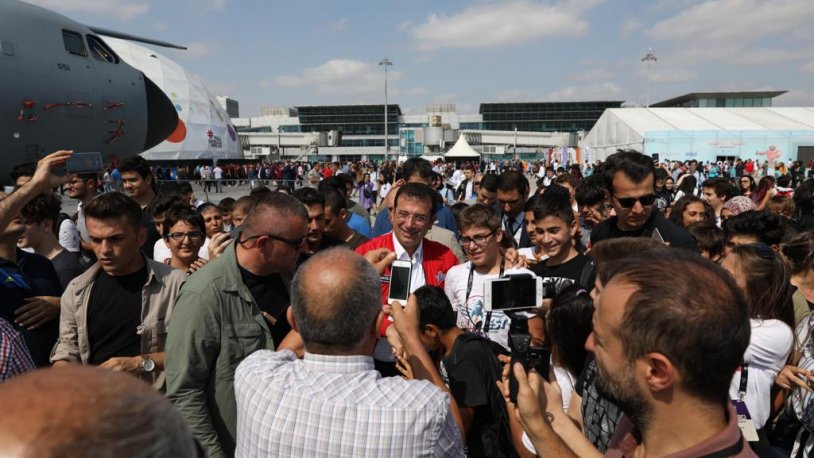 TEKNOFEST’te İmamoğlu izdihamı