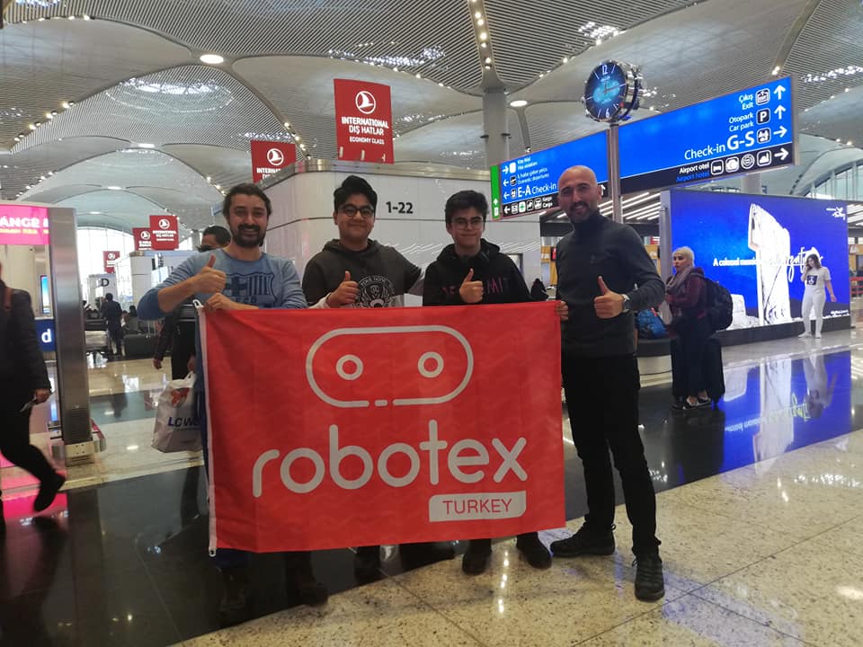 Robotik kodlama öğrencileri Estonya yolcusu