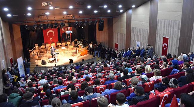 Kapaklı Atatürk Kültür Merkezi kapılarını açtı