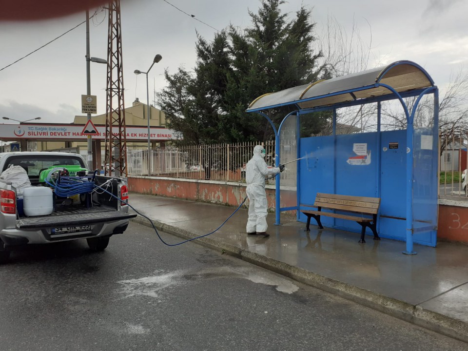 Silivri Belediyesi dezenfekteye devam ediyor.