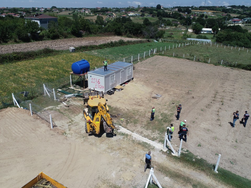 Silivri’de kaçak yapı operasyonu