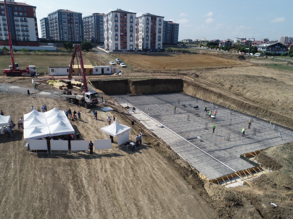 Silivri’de Kapalı Yüzme Havuzu projesinin temeli atıldı.