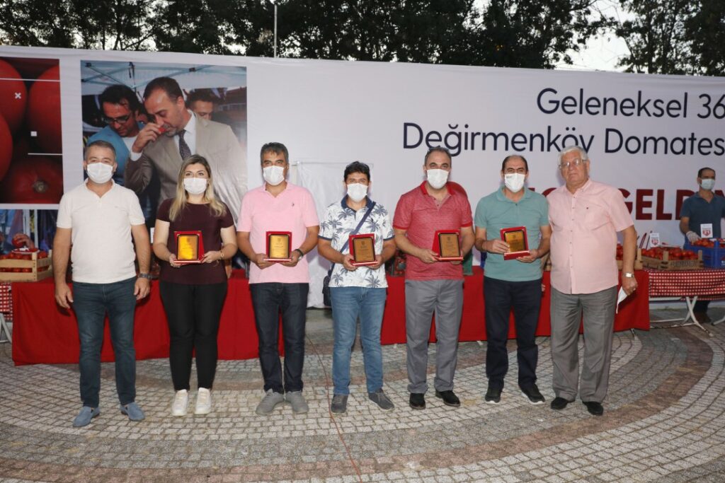Değirmenköy’de Domatesler yarıştı.