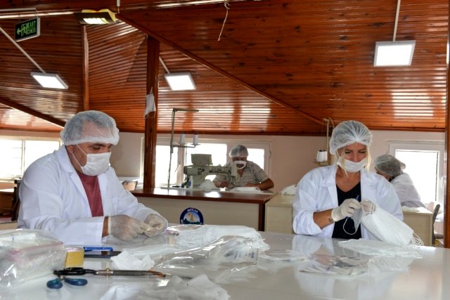 Avcılar Belediyesi 5 ayda 400 bin maske üretti