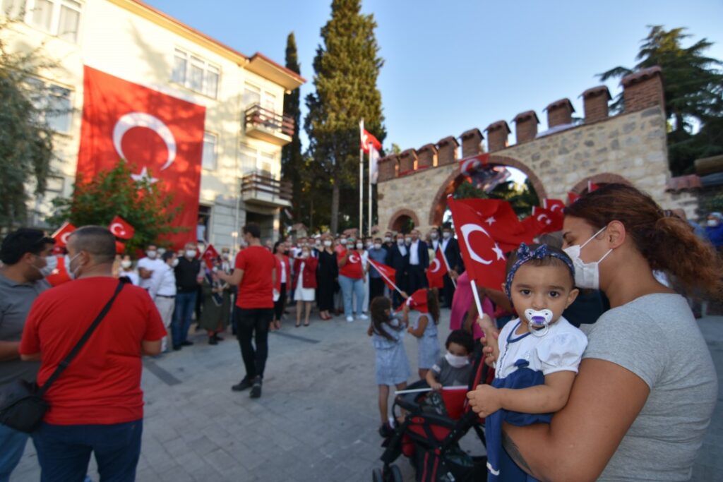 Silivri’de yeniden düzenlenen Kale Park hizmete açıldı.