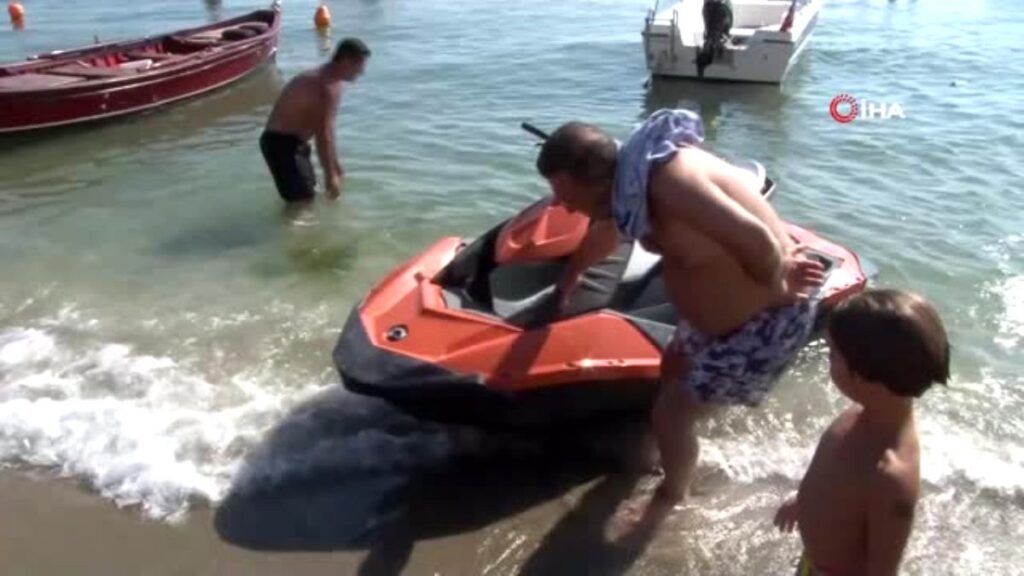 Kumburgaz’da yüzme alanında ‘jetski ve sürat teknesi’ denetimi