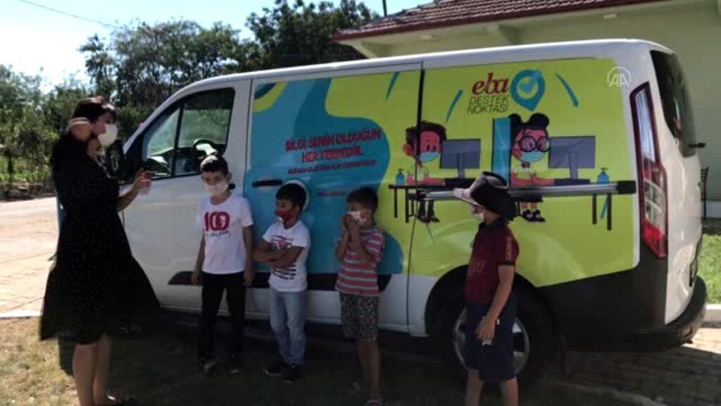 “EBA mobil destek aracı” öğrenci ve velilerden tam not aldı