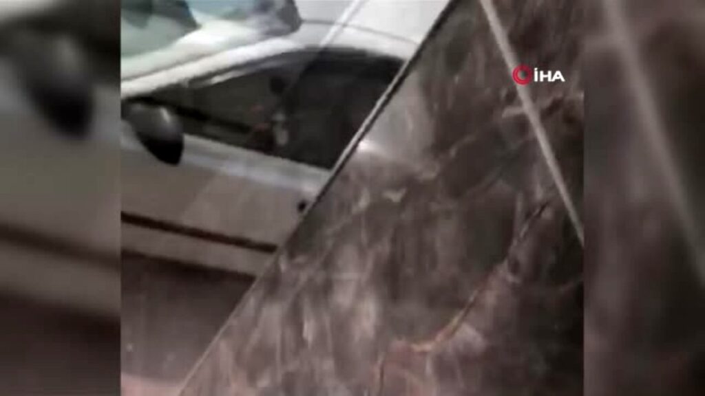 Esenyurt’ta seyyar satıcılar ile zabıta birbirine girdi