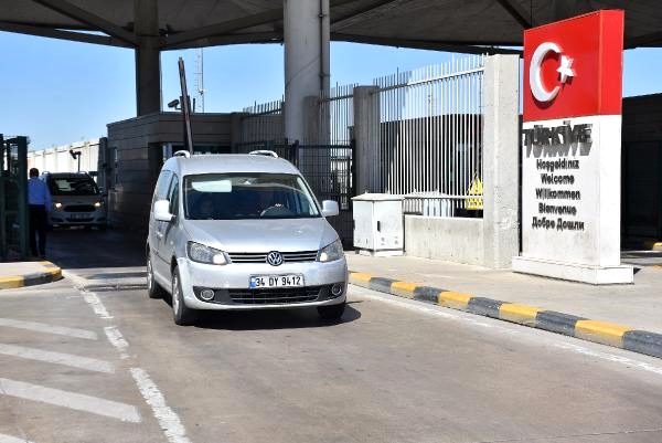 Bulgaristan karantinayı kaldırdı, Kapıkule Sınır Kapısı’ndan girişler başladı