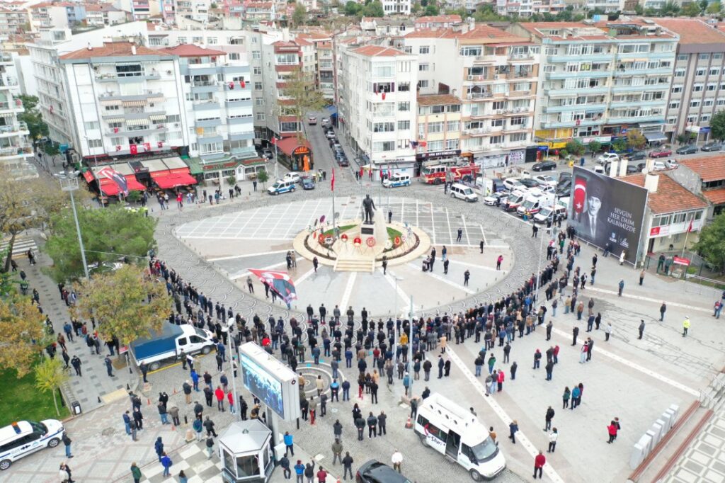 09:05’te hayat durdu