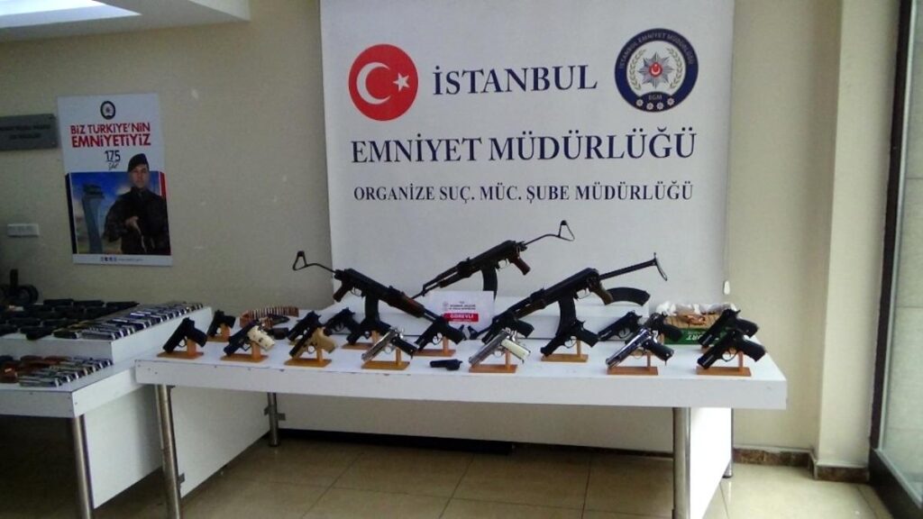 İstanbul’da yasa dışı silah ticareti operasyonu: 16 şüpheli yakalandı