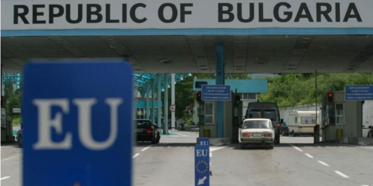 Bulgaristan’a girişte PCR testi zorunlu oldu.