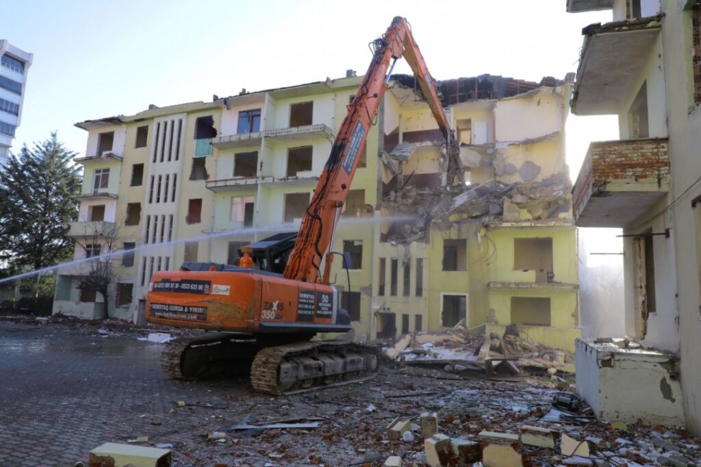 Silivri’de kentsel dönüşüm çalışmaları başladı.