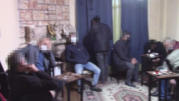 Silivri’de bir yazlıkta kumar oynayan 11 kişiye 52 bin 855 lira para cezası