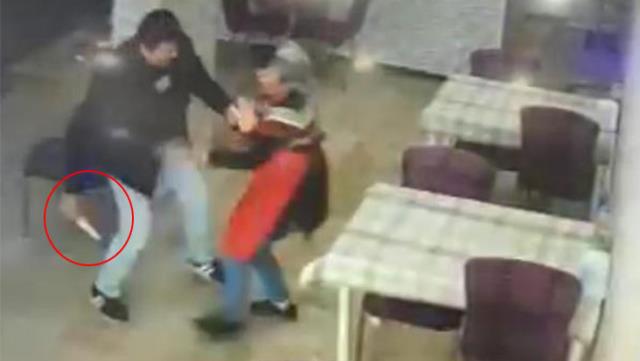 İstediği indirimi alamayan müşteri, kadın işletmeciyi bıçaklayarak öldürdü.