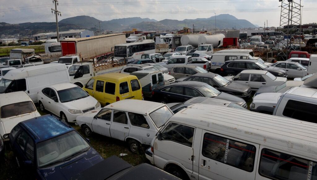 80 milyon TL yediemin otoparklarında çürümeye terk edildi