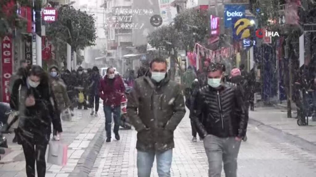 Kırklareli’nde lapa lapa kar yağışı