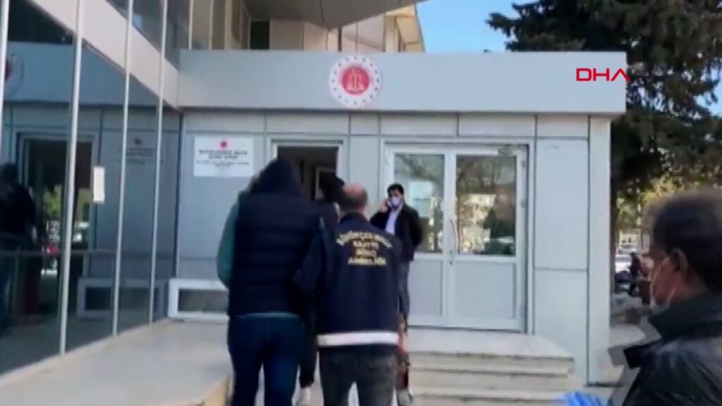 İnternet kablolarını çalan hırsızlar yakalandı