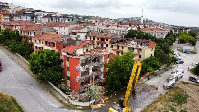 Büyükçekmece’de kentsel dönüşüm hızla devam ediyor.