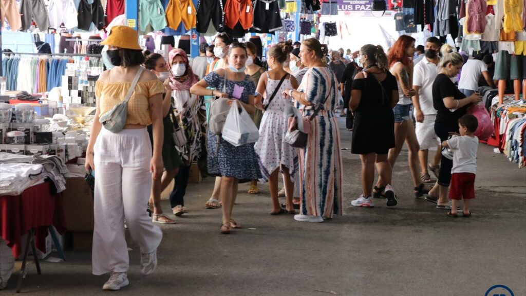Edirne’de halk pazarında Bulgar turist yoğunluğu