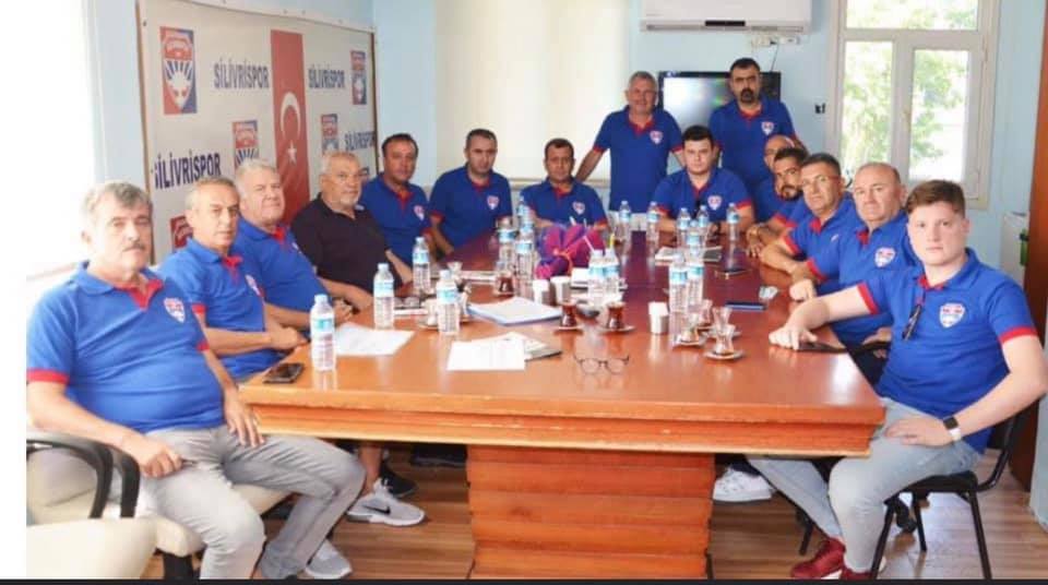 Yeni yönetime haciz şoku