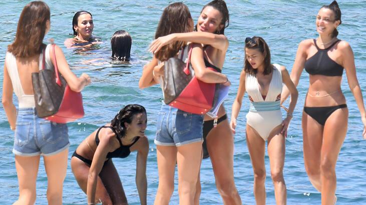 Tuvana Türkay ile Aslıhan Karalar’ın deniz keyfi