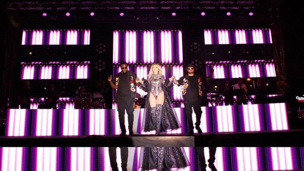 Hadise sahnelere geri döndü