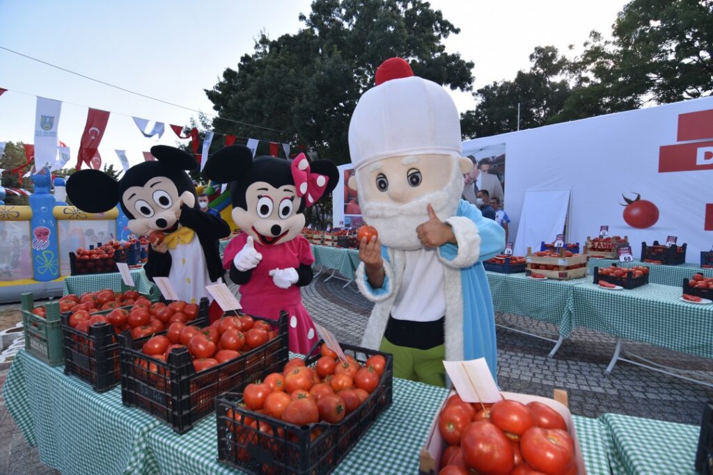 Değirmenköy’de Domates Festivali yapıldı.