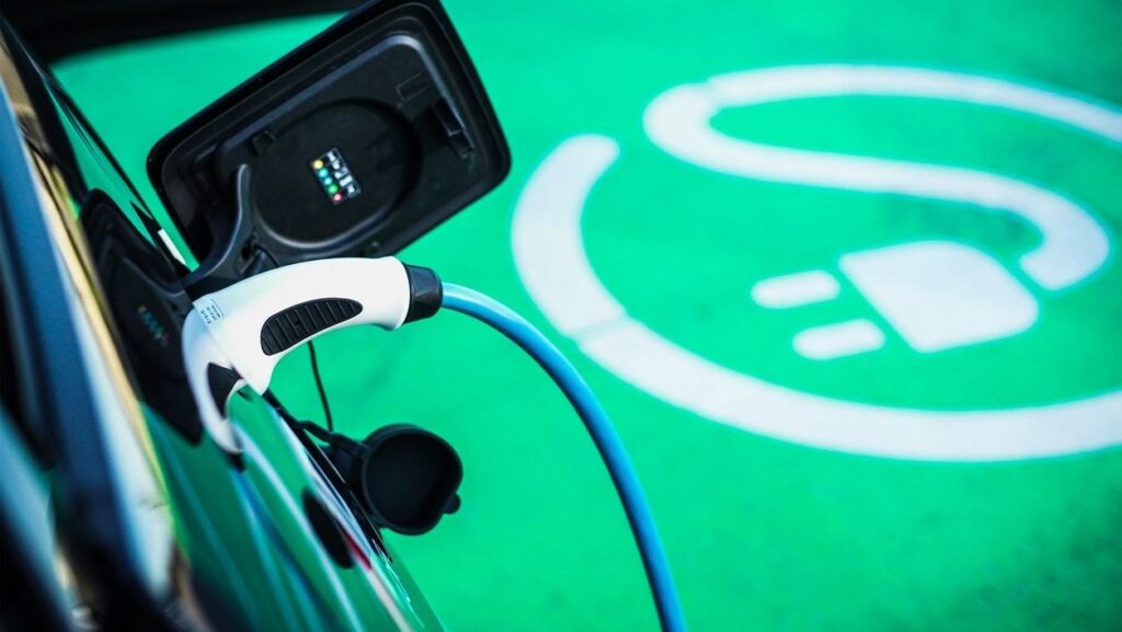 10 yılda 2 binek araçtan 1’i elektrikli olacak