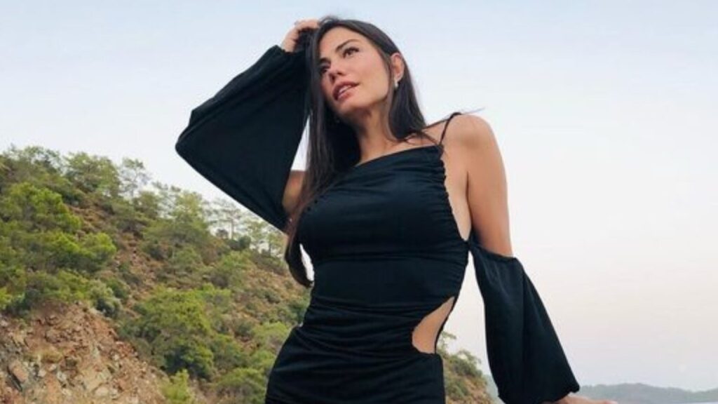 Demet Özdemir ile Oğuzhan Koç teknede tatil yapıyor