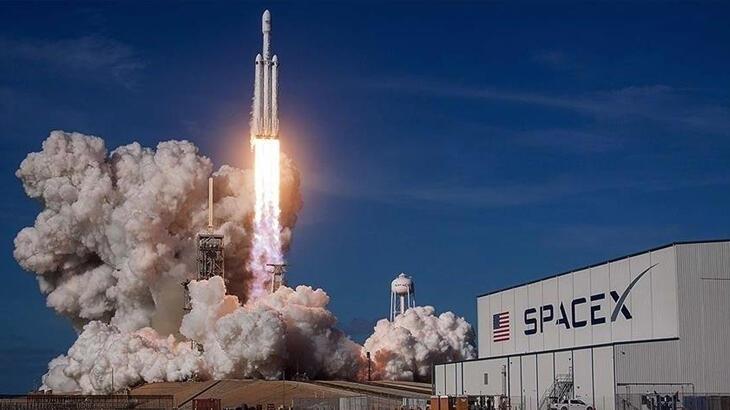 SpaceX roketi 4 özel yolcuyu dünyanın çevresinde 3 gün gezdirecek