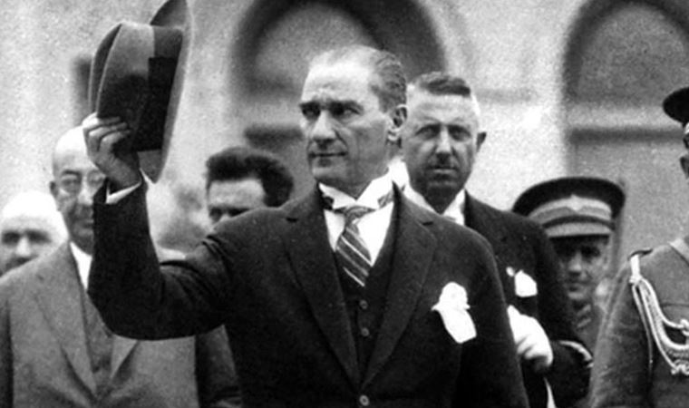 Atatürk’ü anıyoruz