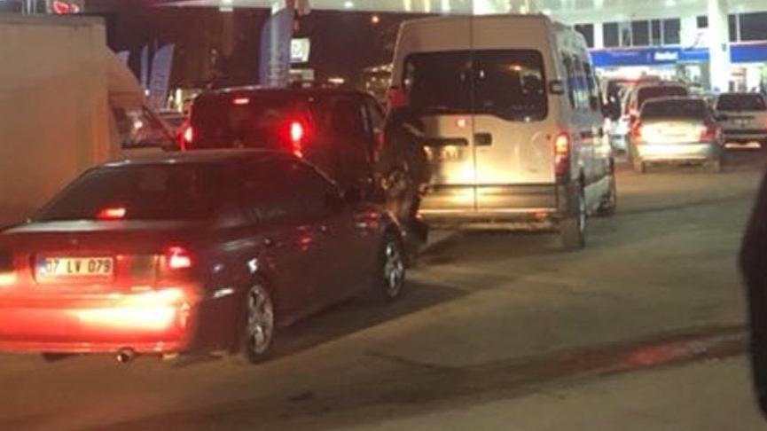 Benzin ve otogaz istasyonlarında ‘zam’ kuyruğu
