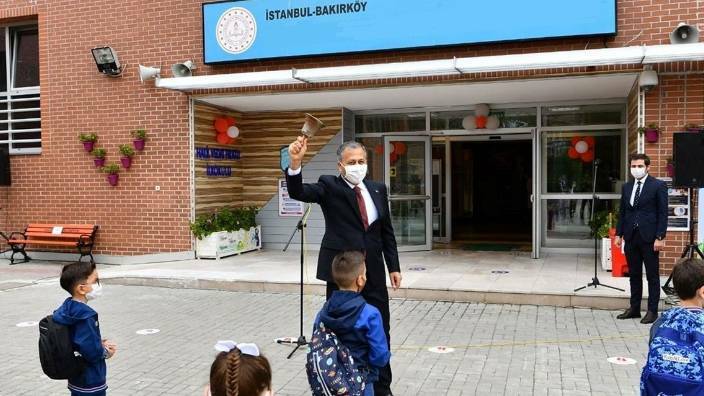 Ekonomik kriz okulları vurdu ihale iptal