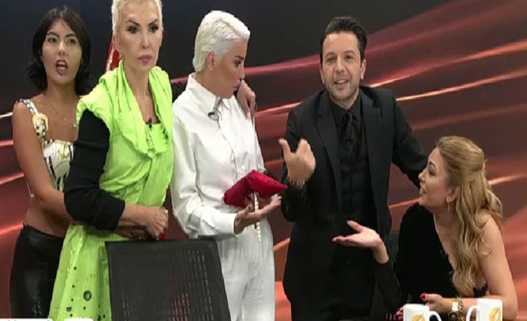 FLASH TV Al Sana Haber’de Sisi ve Nihat Doğan arasında ‘Erdoğan’ gerginliği