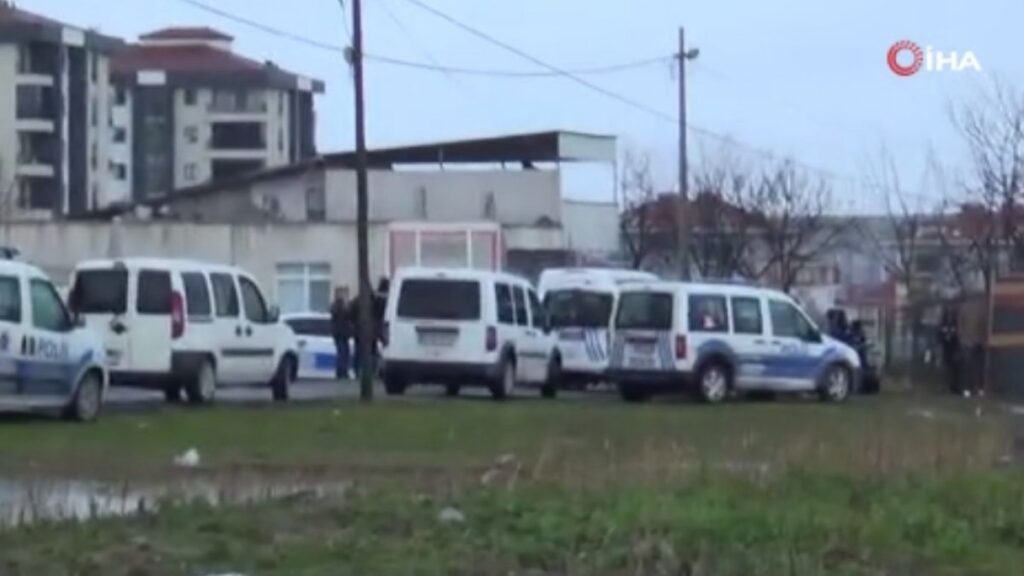 Silivri’de bir kişi, ağabeyi ve yengesini vurdu
