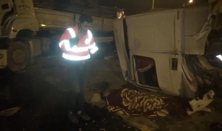 Silivri’de 2 tır ile tanker çarpıştı: 2 yaralı
