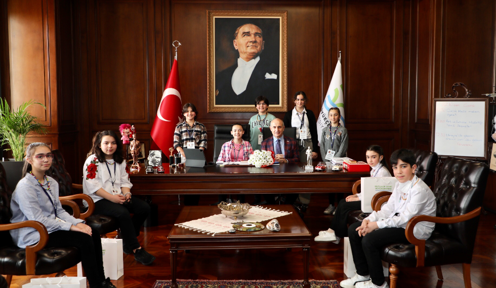 Akgün: Türkiye’yi ileriye taşımak sizlerin milli görevidir