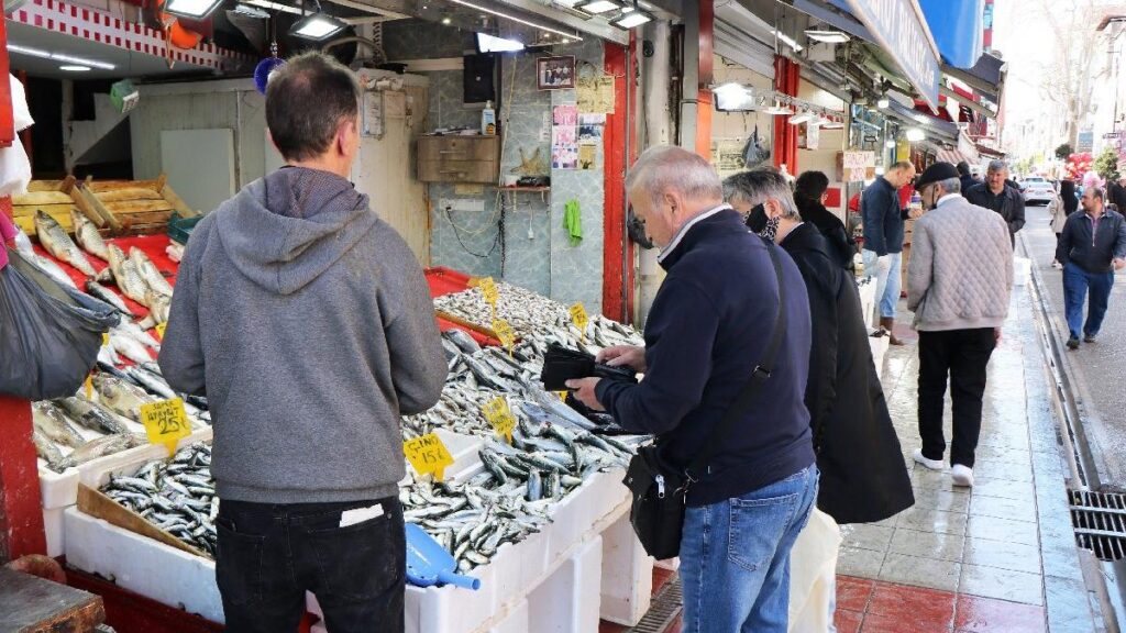 Balık av yasağı ne zaman başlıyor? Sezonun son balıkları tezgahlarda…