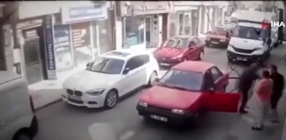 Silivri’de tartıştığı baba ile oğluna bıçakla saldırdı…