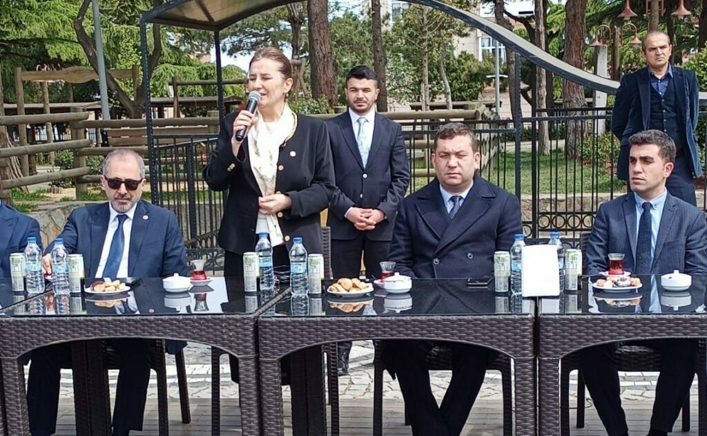 Protokol Kale Park’ta bayramlaştı.