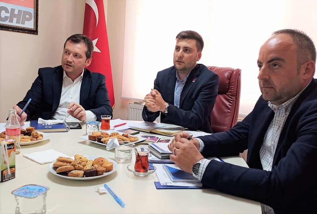 Esen: “Volkan Yılmaz Şov Yapıyor.”